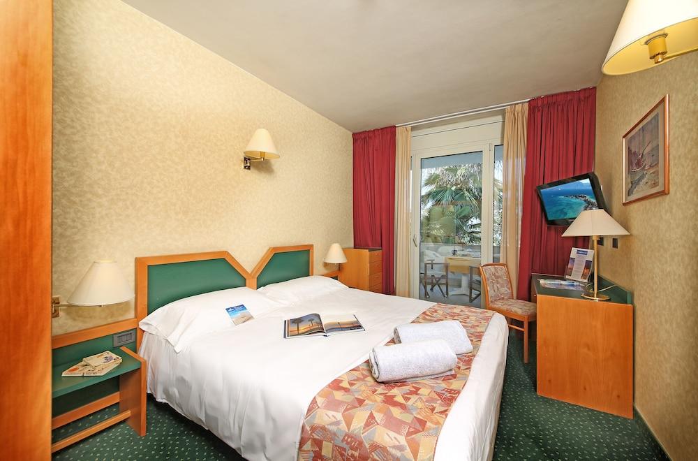 Hotel Nettuno Bardolino Buitenkant foto