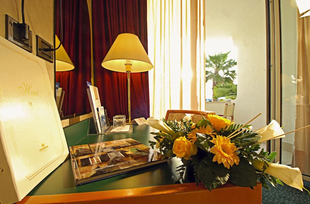Hotel Nettuno Bardolino Buitenkant foto