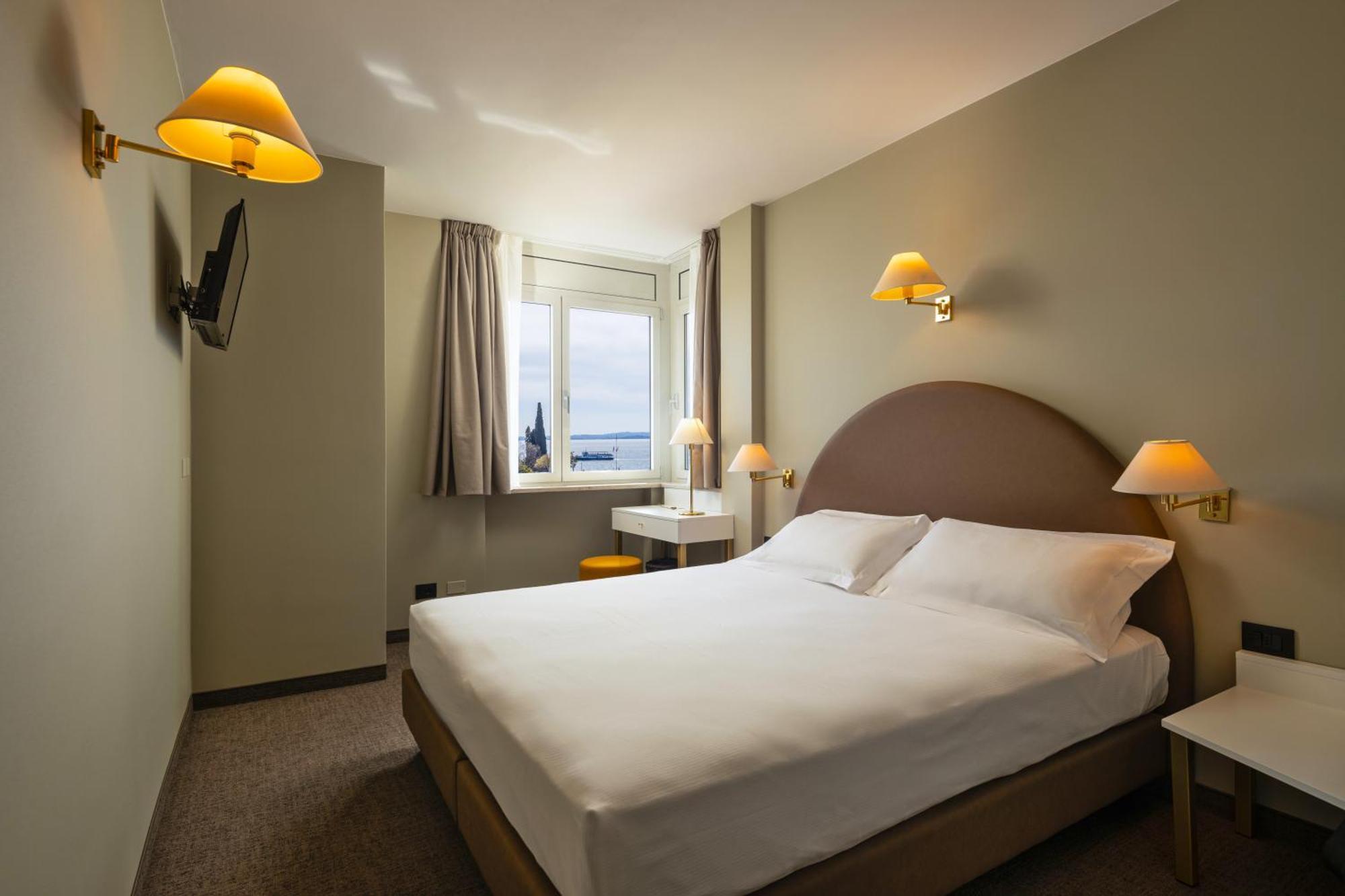 Hotel Nettuno Bardolino Buitenkant foto