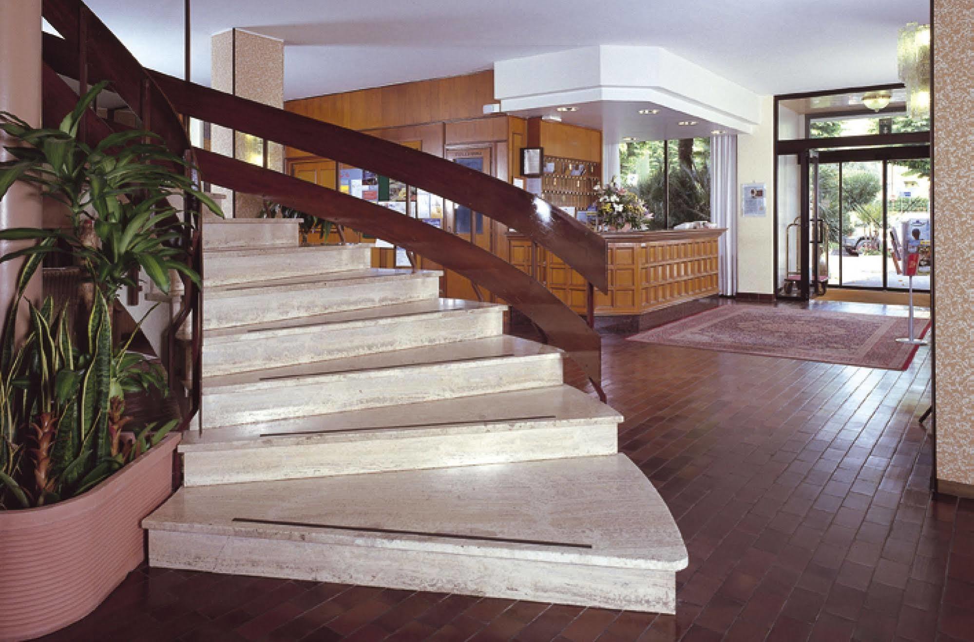 Hotel Nettuno Bardolino Buitenkant foto