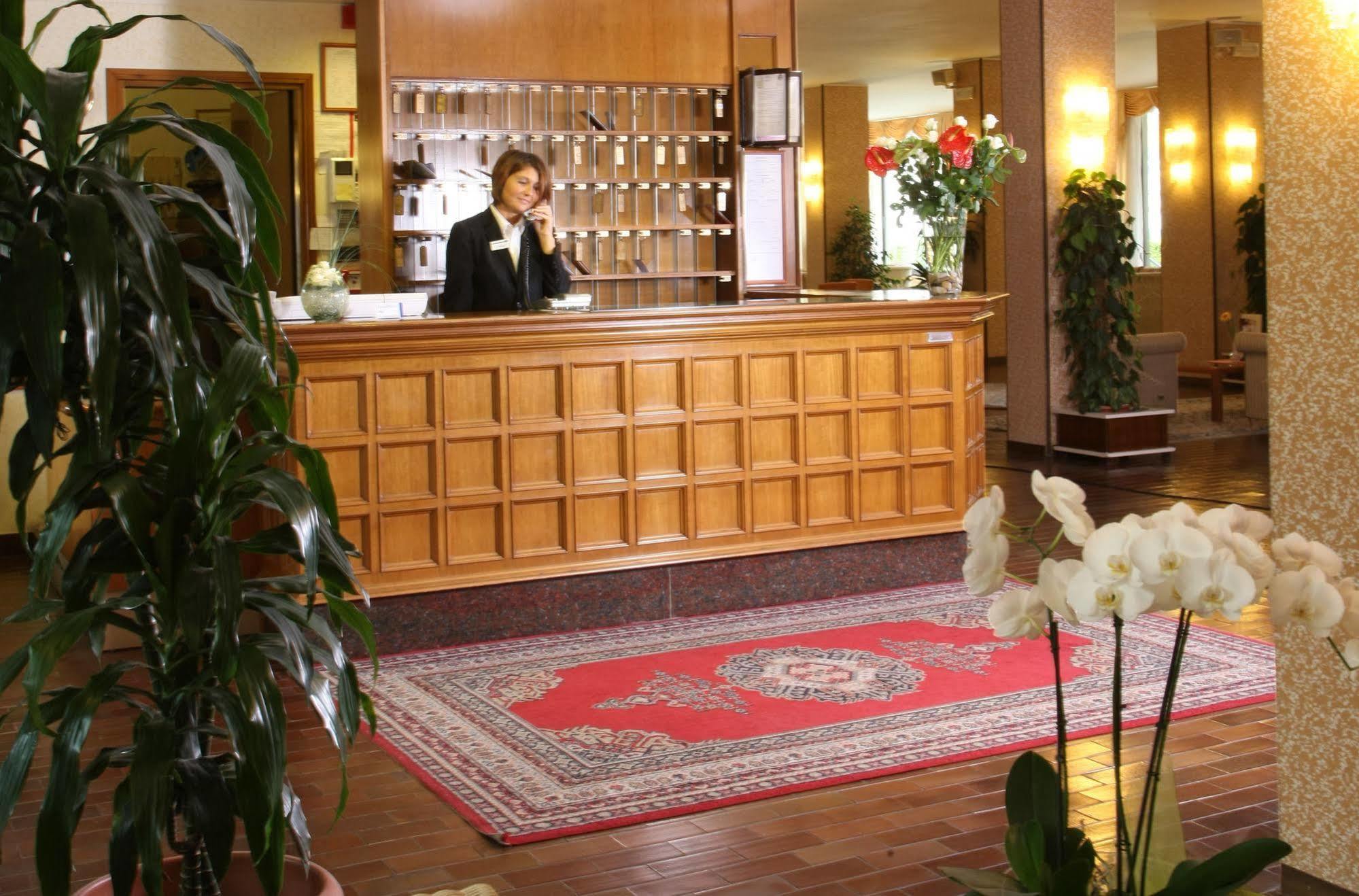 Hotel Nettuno Bardolino Buitenkant foto