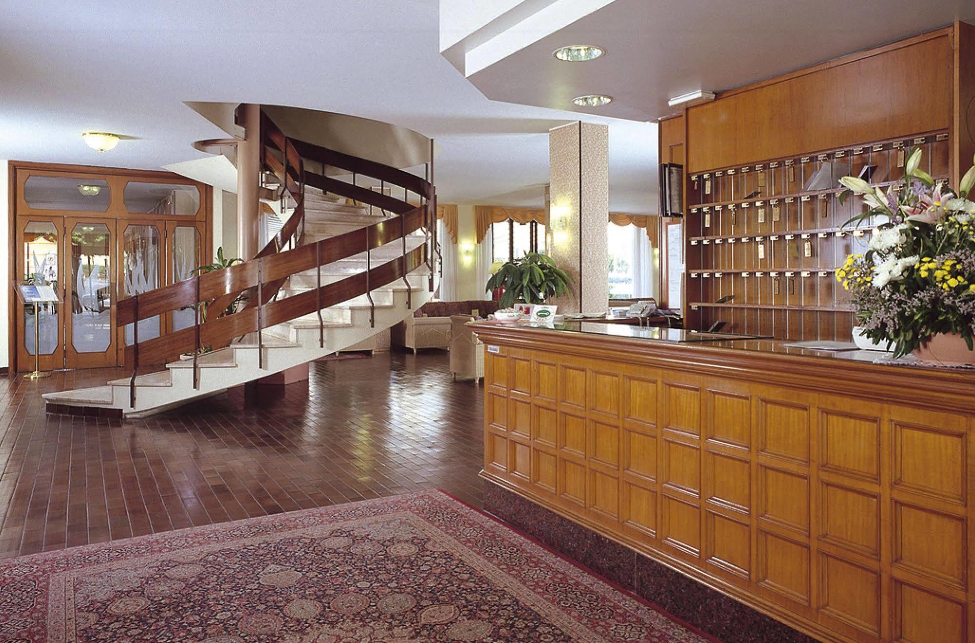 Hotel Nettuno Bardolino Buitenkant foto