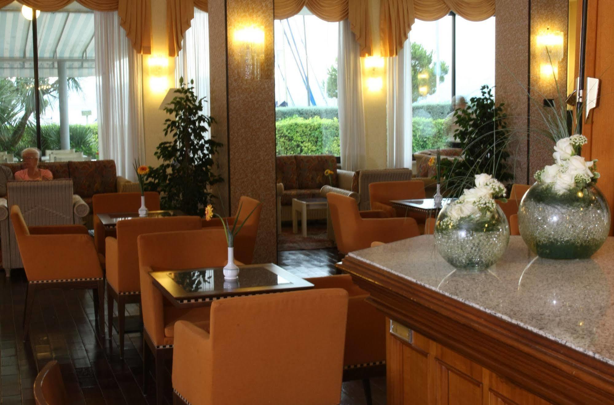 Hotel Nettuno Bardolino Buitenkant foto
