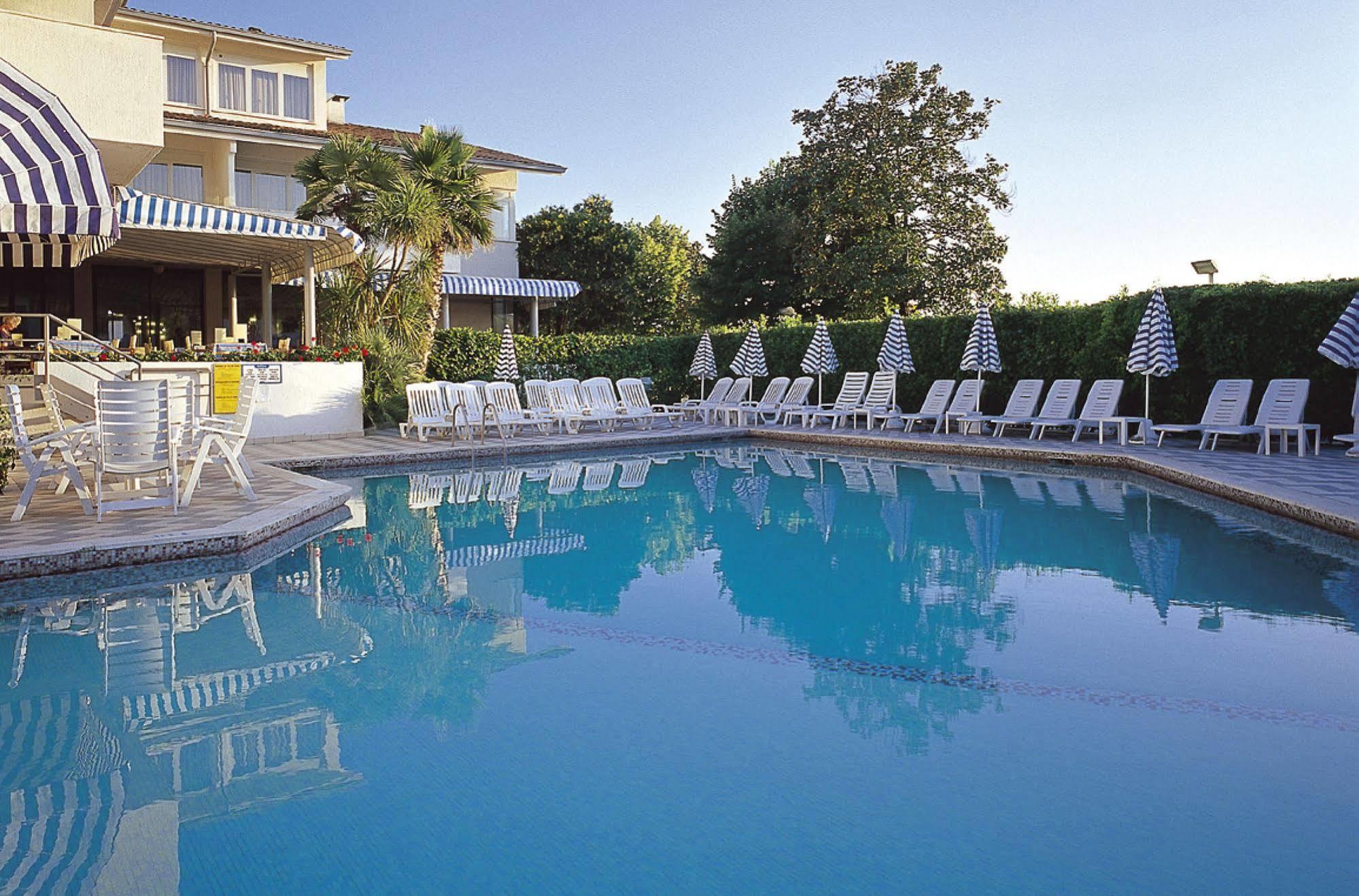 Hotel Nettuno Bardolino Buitenkant foto